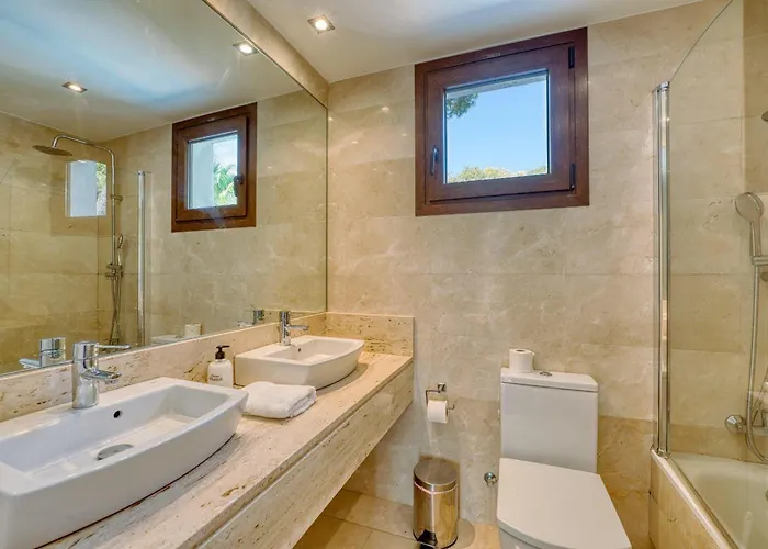 1102 With Pool ,lounge, Bbq ,direkt In Willa Marbella